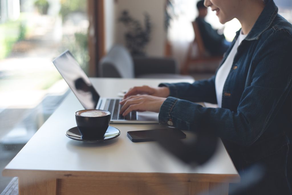 KI im Rechtswesen: 10 Wege, wie künstliche Intelligenz die juristische Arbeit revolutioniert KI im Rechtswesen: 10 Wege, wie künstliche Intelligenz die juristische Arbeit revolutioniert