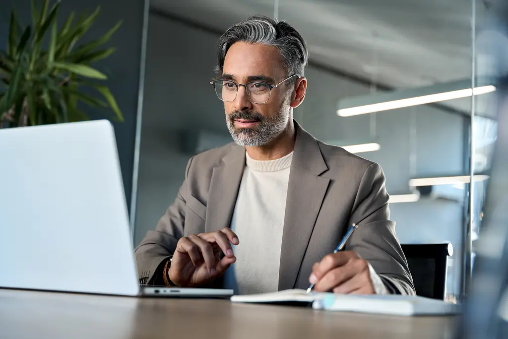 Wie ein CRM für Kanzleien die Mandantenkommunikation papierlos und DSGVO-sicher macht