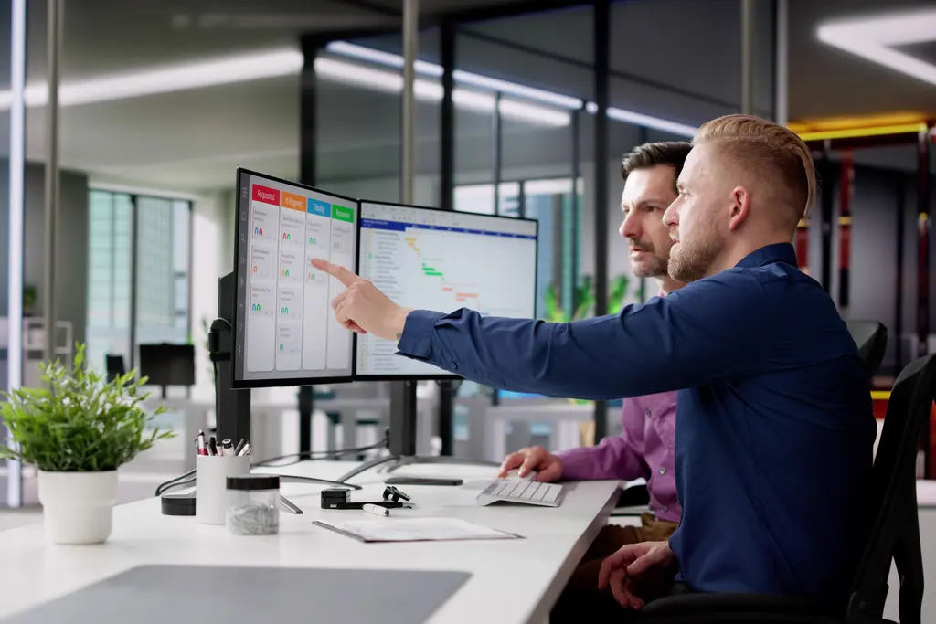 Cloud-CRM für verteilte Teams: Warum Zugriff von überall erst der Anfang ist Cloud-CRM für verteilte Teams: Warum Zugriff von überall erst der Anfang ist