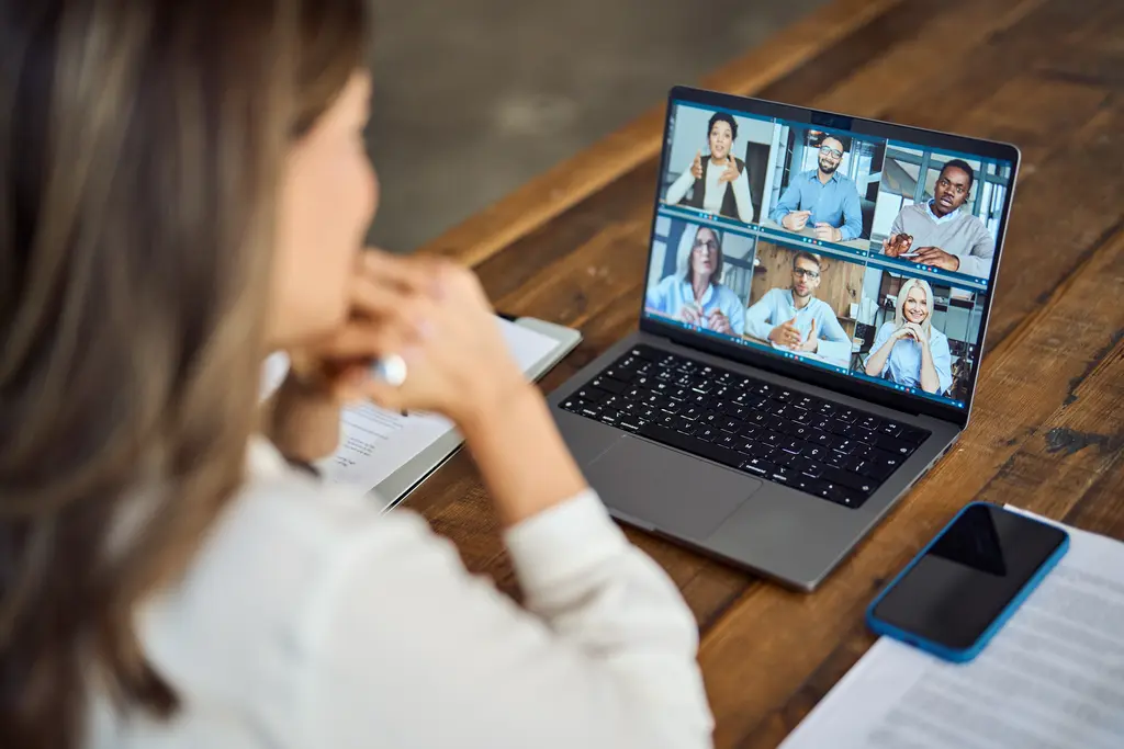 Remote Team führen: 9 Regeln für klare Kommunikation ohne Chaos