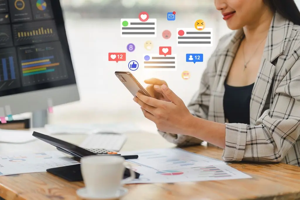 Social Commerce Integration 2025: Wie deutsche Marken Shopping direkt in soziale Netzwerke integrieren