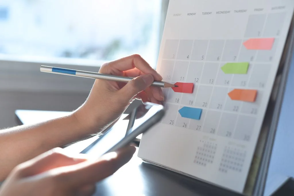 Die 10 wichtigsten Funktionen von Teamkalender-Tools für große Unternehmen