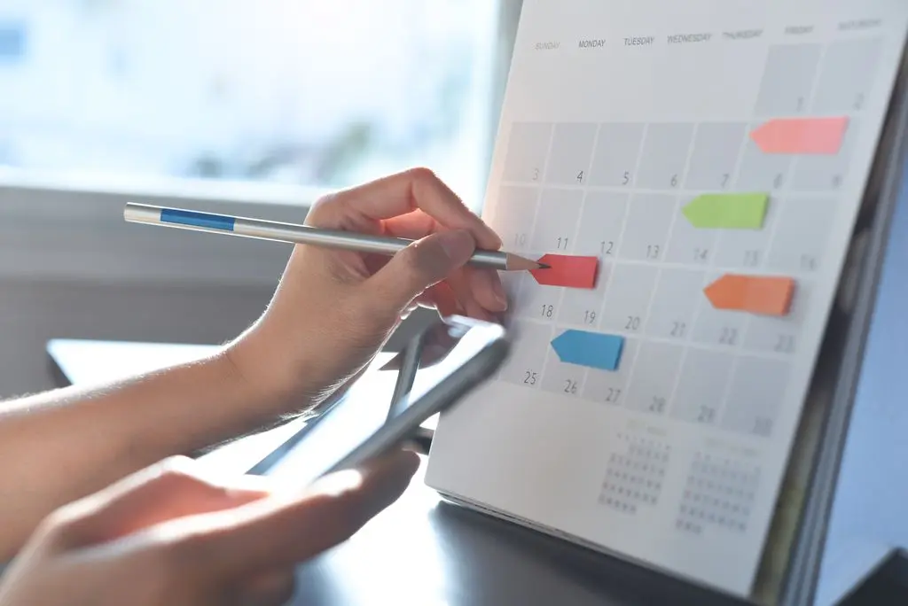 Die 10 wichtigsten Funktionen von Teamkalender-Tools für große Unternehmen