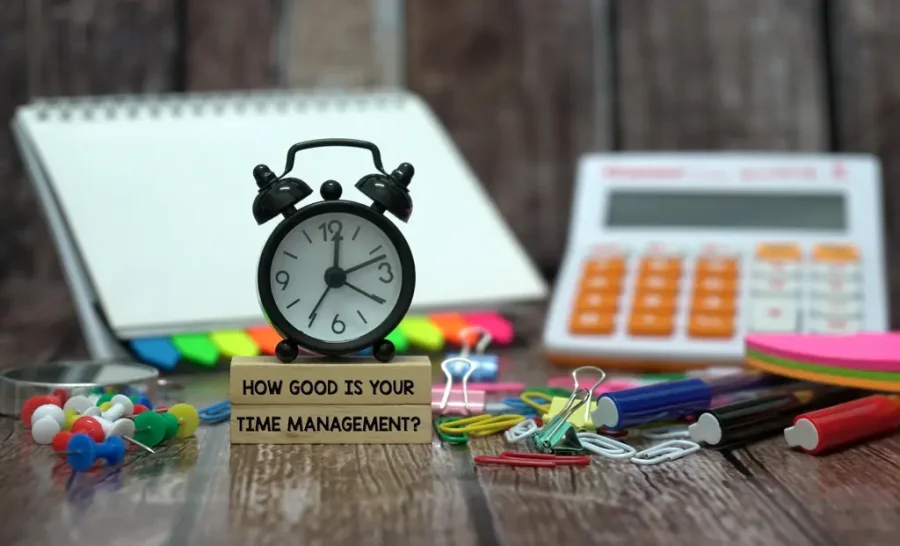 Die 9 wichtigsten Funktionen von Zeitmanagement-Tools für Mitarbeiter