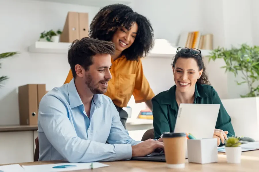 12 Best Practices für bessere Zusammenarbeit in kleinen Teams