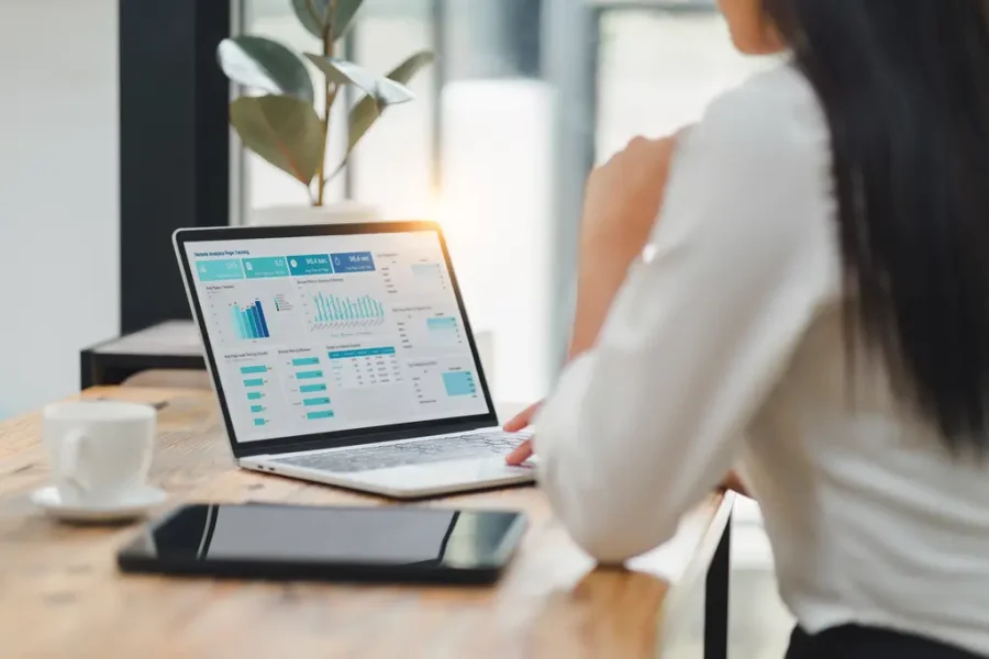 Datensilos aufbrechen: Der operative ROI der CRM-ERP-Integration