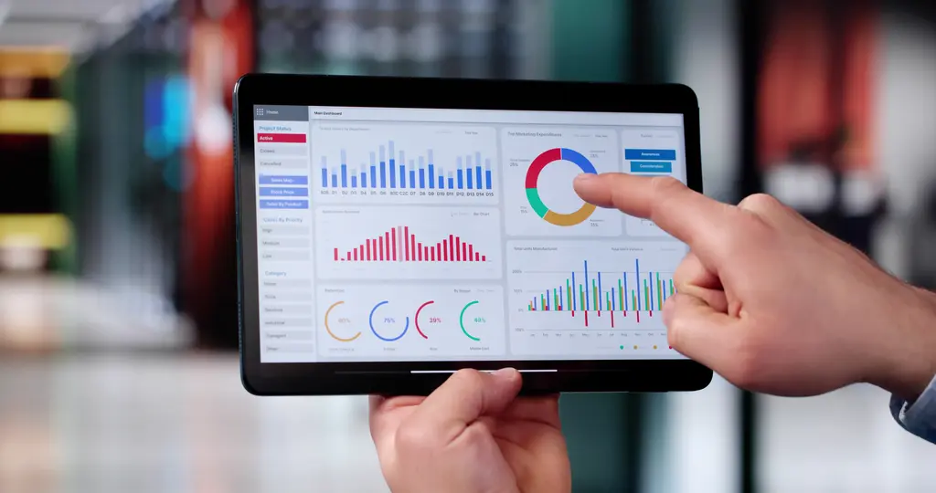 Analytisches CRM in Deutschland: 8 Strategien für datengetriebenes Kundenmanagement