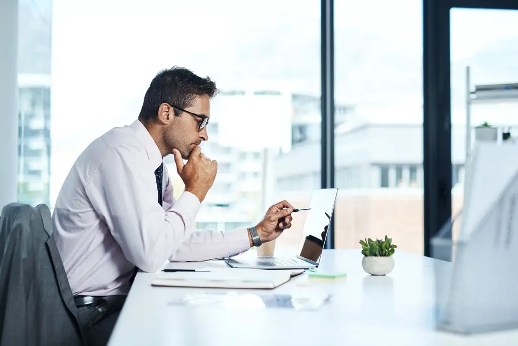 KI im Rechtswesen: 10 Wege, wie künstliche Intelligenz die juristische Arbeit revolutioniert