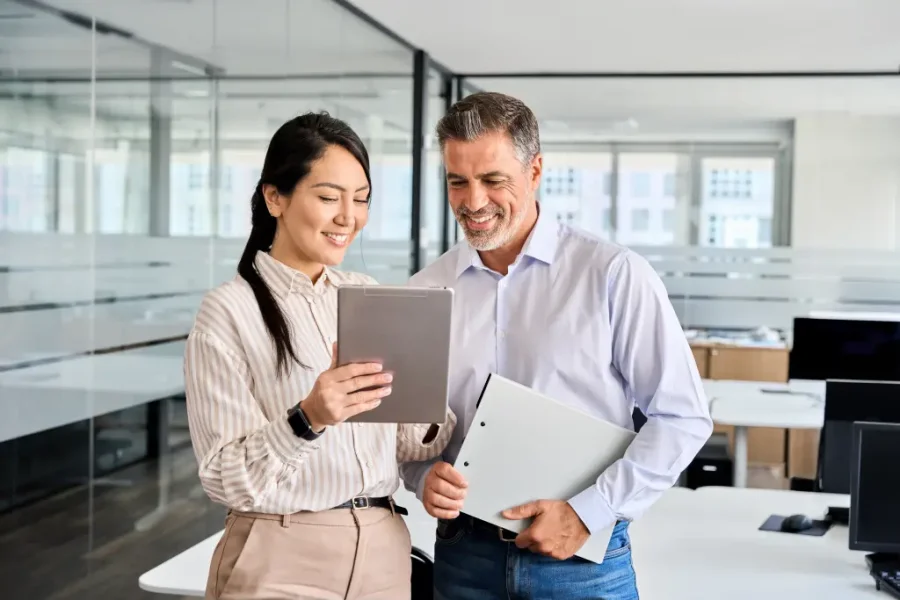Die 10 wichtigsten Eigenschaften von HR-Software für mittlere Unternehmen