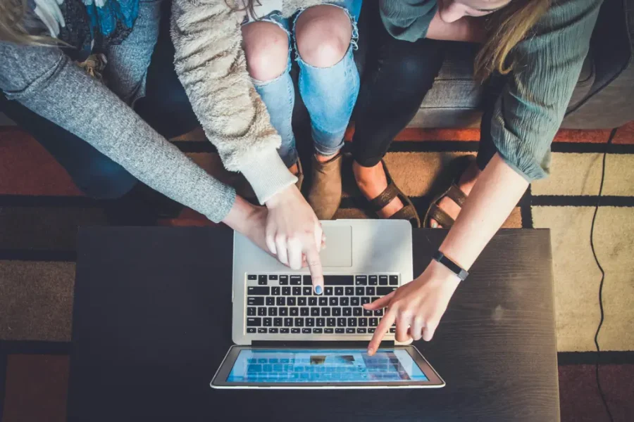 Bitrix24 vs. Built for Teams (Builtapp)